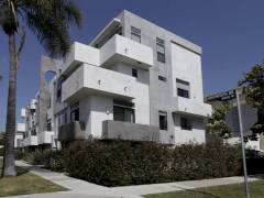 r_1069-s-sherbourne-dr-los-angeles-ca-building-photo-landscape